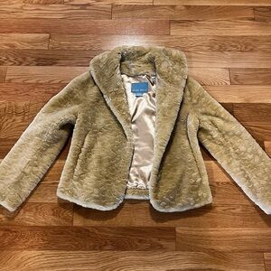 Nine West women’s  Beige Faux Fur Coat size small